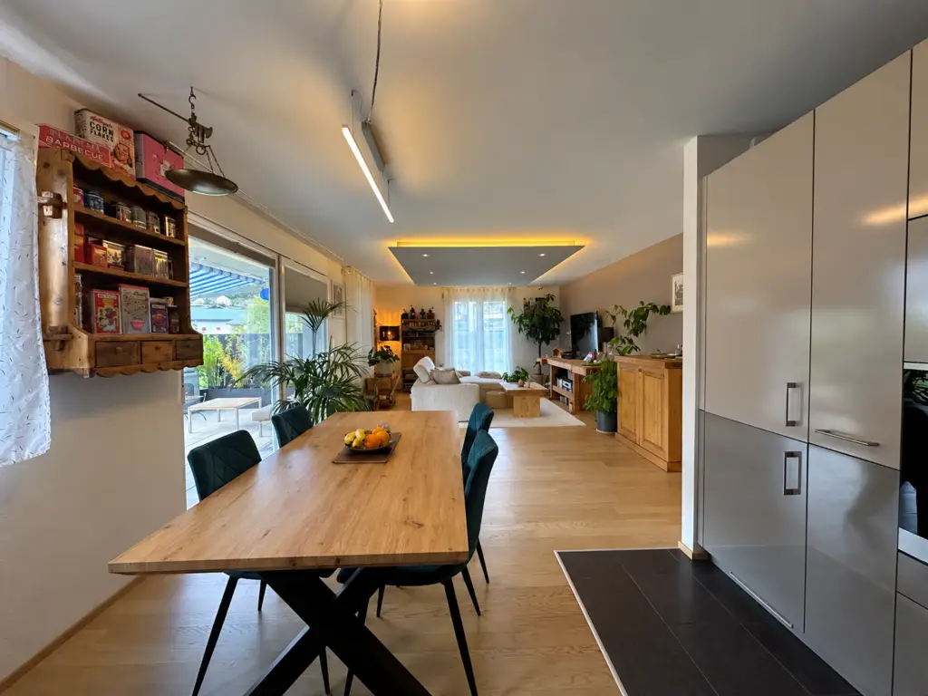 Au cœur du village, appartement avec terrasse et jardin