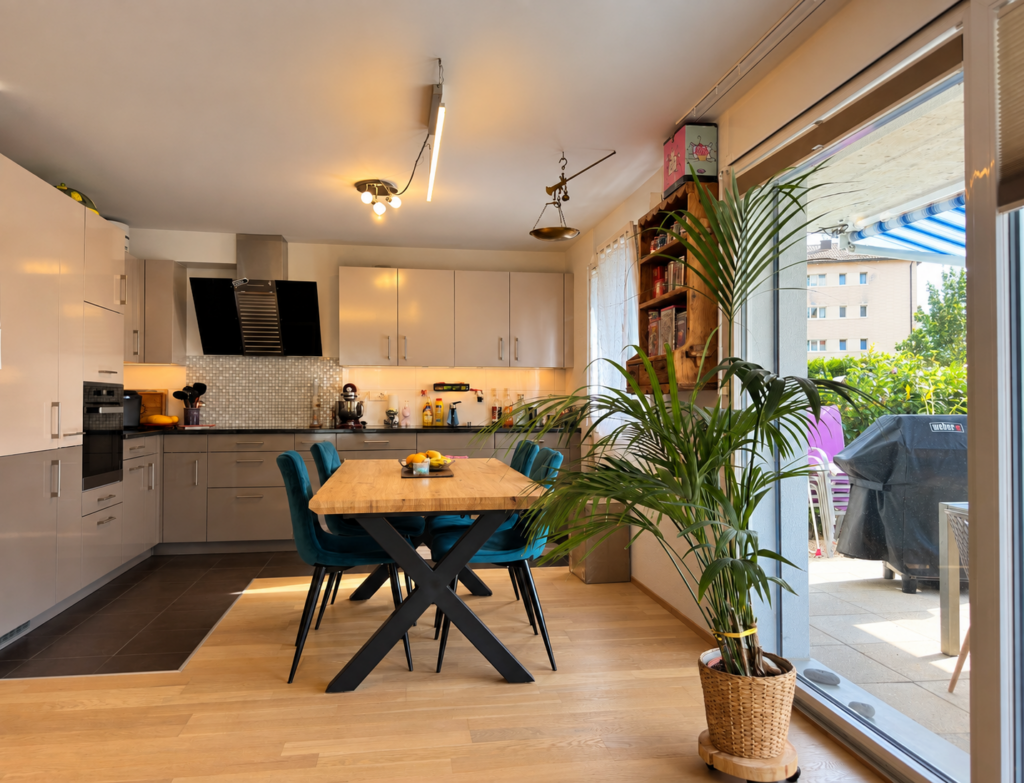 Au cœur du village, appartement avec terrasse et jardin