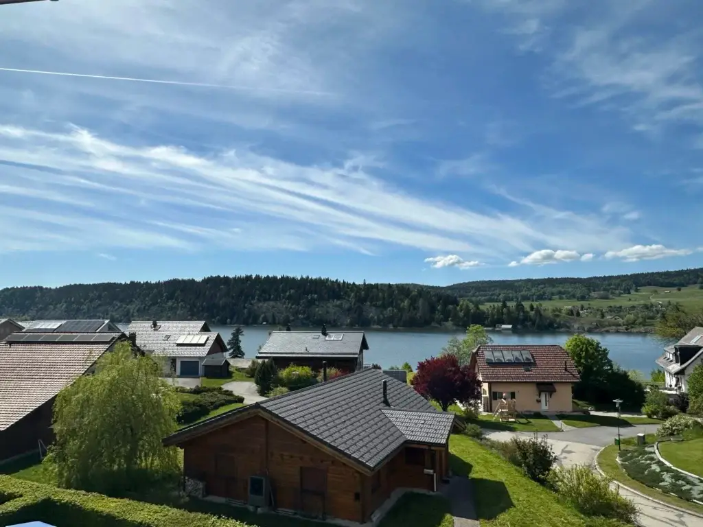 Appartement avec vue dégagée sur le lac de Joux