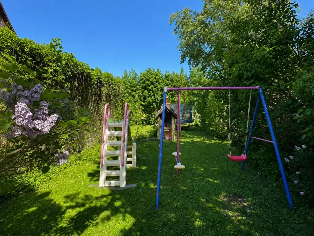 Immeuble de 3 appartements situé au centre du village