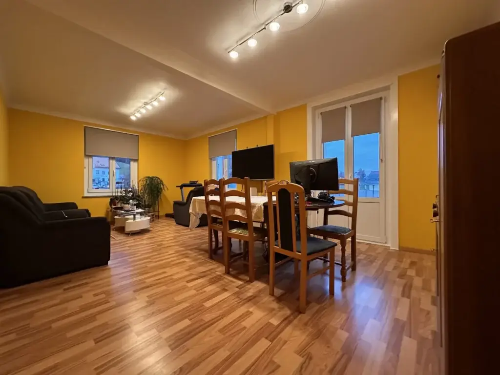 Immeuble de 3 appartements situé au centre du village