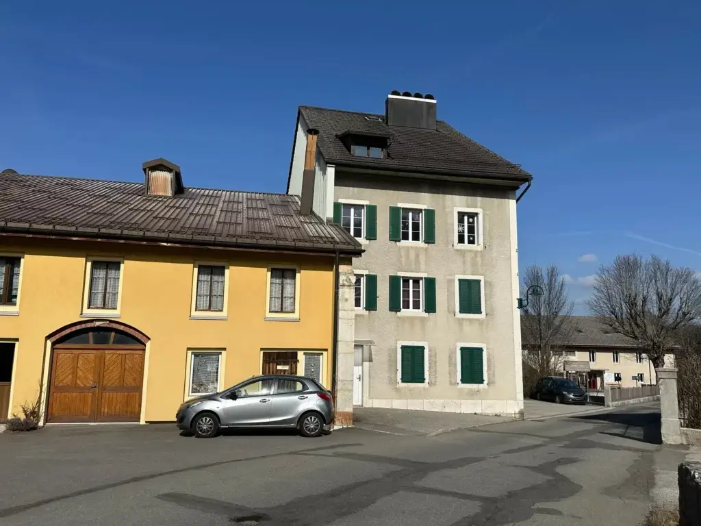 Immeuble de 3 appartements situé au centre du village