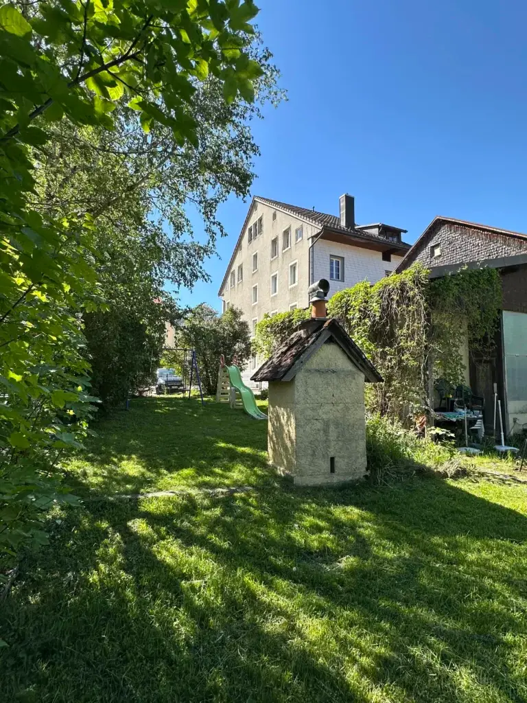 Immeuble de 3 appartements situé au centre du village