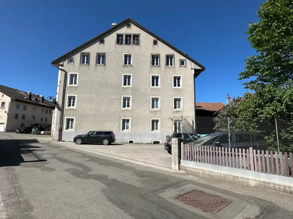 Immeuble de 3 appartements situé au centre du village