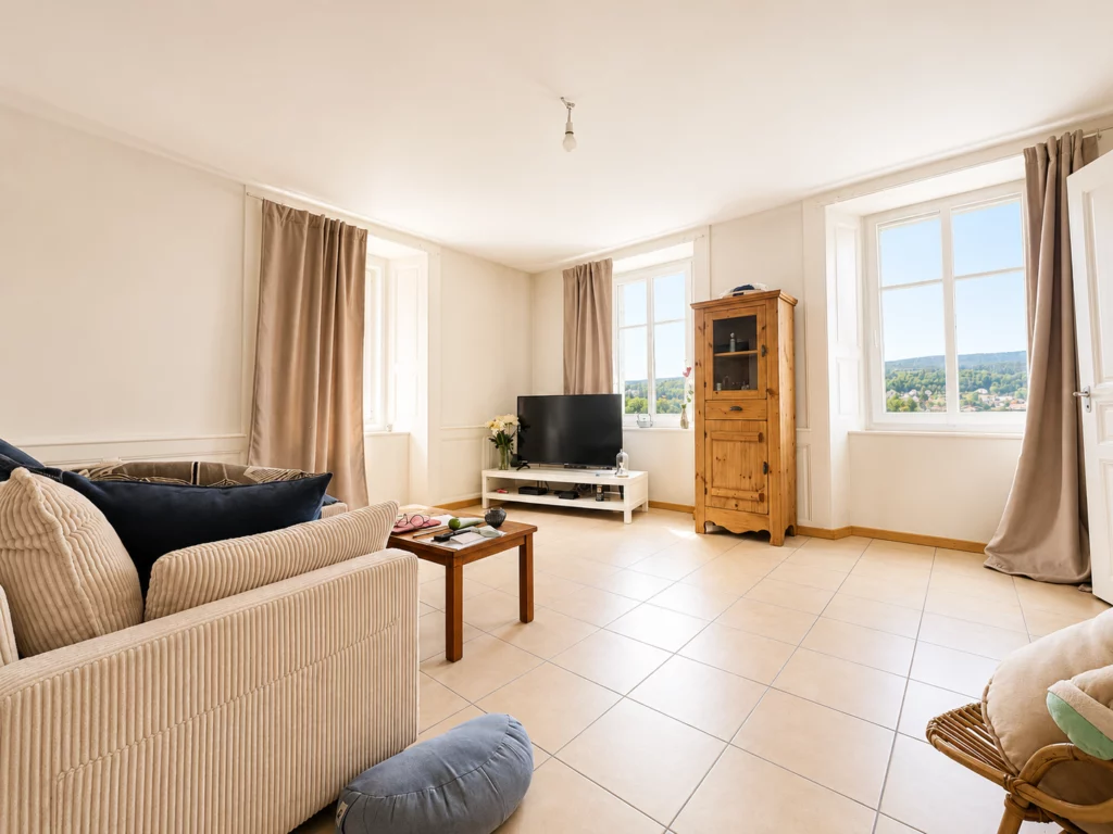 Immeuble de 3 appartements spacieux avec dégagement