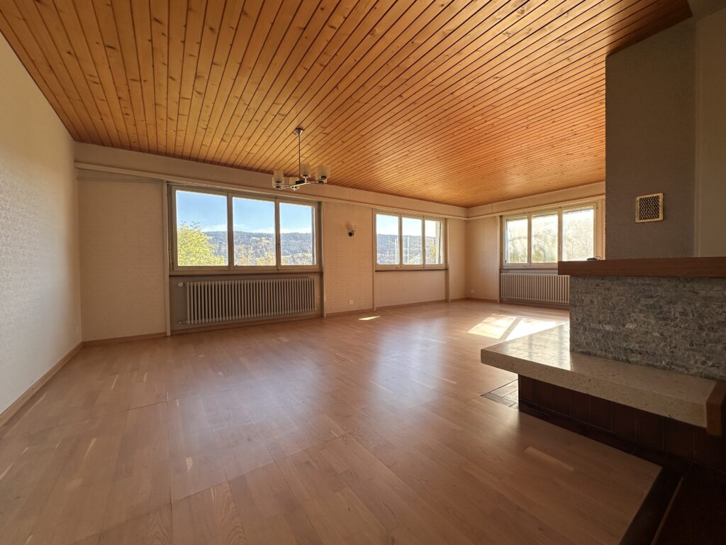 Villa individuelle située sur les hauteurs avec vue dégagée